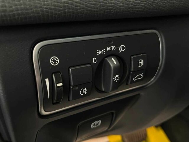 Сірий Вольво ХС60, об'ємом двигуна 2 л та пробігом 172 тис. км за 16700 $, фото 15 на Automoto.ua