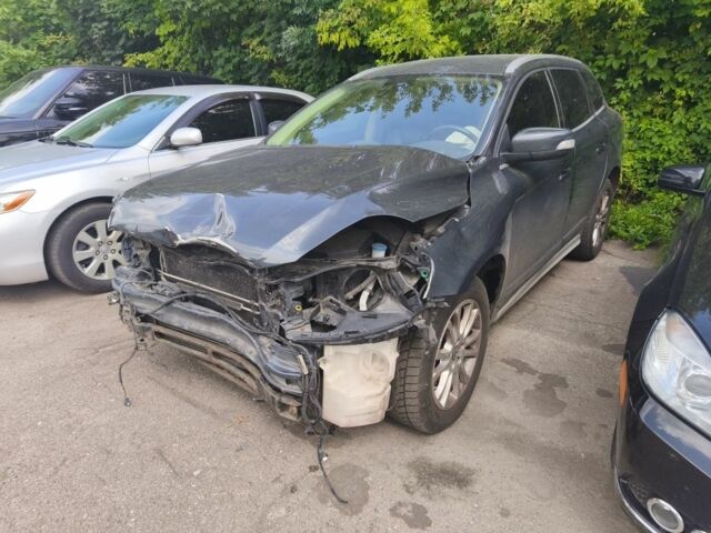 Сірий Вольво ХС60, об'ємом двигуна 2.4 л та пробігом 300 тис. км за 6900 $, фото 1 на Automoto.ua