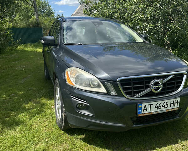 Серый Вольво ХС60, объемом двигателя 2.4 л и пробегом 329 тыс. км за 9800 $, фото 2 на Automoto.ua