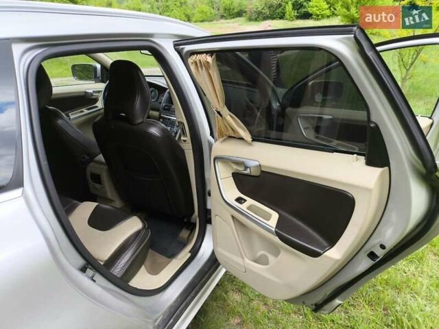 Вольво ХС60 2009 в Миргороде на Automoto.ua Серый Вольво ХС60, объемом двигателя 2.4 л и пробегом 379 тыс. км за 12500 $, фото 31 на Automoto.ua