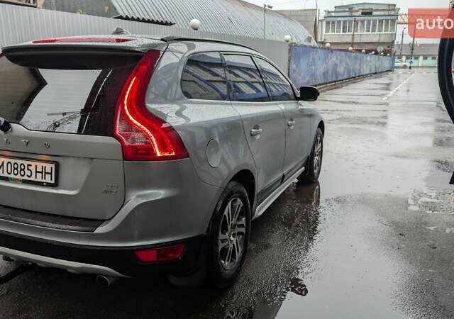 Серый Вольво ХС60, объемом двигателя 2.4 л и пробегом 278 тыс. км за 12300 $, фото 6 на Automoto.ua