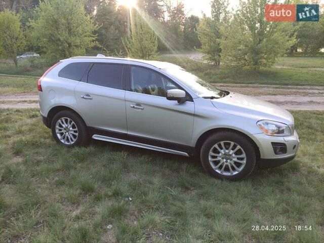 Вольво ХС60 2009 в Миргороде на Automoto.ua Серый Вольво ХС60, объемом двигателя 2.4 л и пробегом 379 тыс. км за 12500 $, фото 3 на Automoto.ua