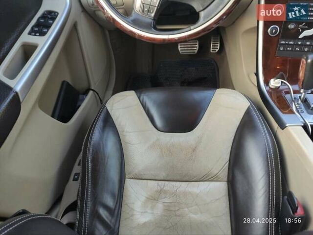 Вольво ХС60 2009 в Миргороде на Automoto.ua Серый Вольво ХС60, объемом двигателя 2.4 л и пробегом 379 тыс. км за 12500 $, фото 9 на Automoto.ua