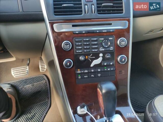 Вольво ХС60 2009 в Миргороде на Automoto.ua Серый Вольво ХС60, объемом двигателя 2.4 л и пробегом 379 тыс. км за 12500 $, фото 14 на Automoto.ua