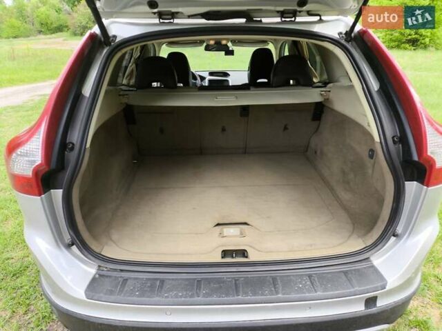 Вольво ХС60 2009 в Миргороде на Automoto.ua Серый Вольво ХС60, объемом двигателя 2.4 л и пробегом 379 тыс. км за 12500 $, фото 36 на Automoto.ua