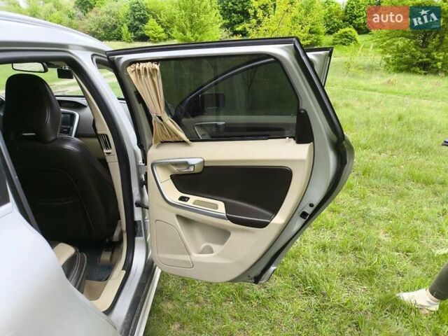 Вольво ХС60 2009 в Миргороде на Automoto.ua Серый Вольво ХС60, объемом двигателя 2.4 л и пробегом 379 тыс. км за 12500 $, фото 28 на Automoto.ua