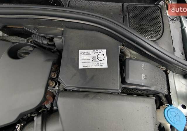 Серый Вольво ХС60, объемом двигателя 2.4 л и пробегом 278 тыс. км за 12300 $, фото 22 на Automoto.ua