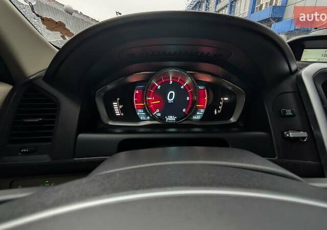 Серый Вольво ХС60, объемом двигателя 2.4 л и пробегом 278 тыс. км за 12300 $, фото 17 на Automoto.ua