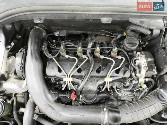 Вольво ХС60 2009 в Миргороде на Automoto.ua Серый Вольво ХС60, объемом двигателя 2.4 л и пробегом 379 тыс. км за 12500 $, фото 20 на Automoto.ua