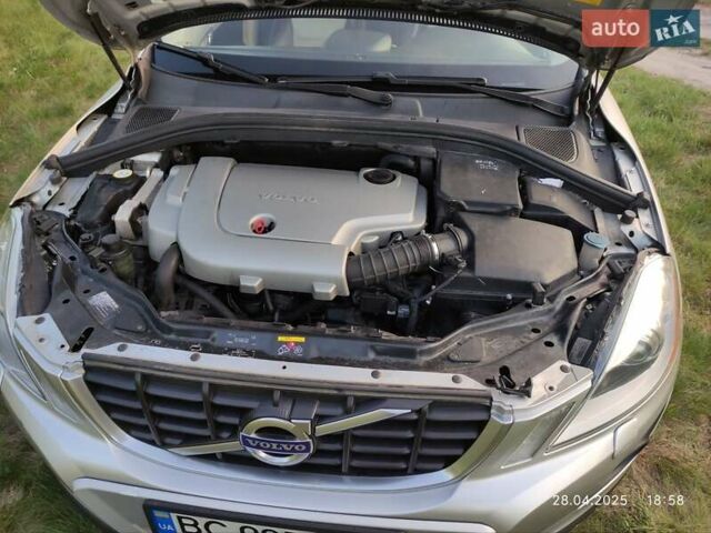 Вольво ХС60 2009 в Миргороде на Automoto.ua Серый Вольво ХС60, объемом двигателя 2.4 л и пробегом 379 тыс. км за 12500 $, фото 16 на Automoto.ua