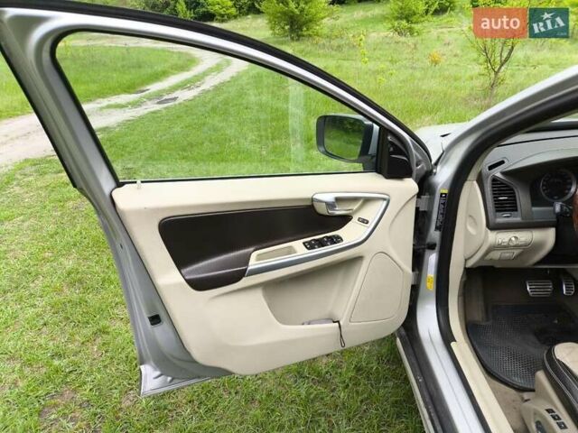 Вольво ХС60 2009 в Миргороде на Automoto.ua Серый Вольво ХС60, объемом двигателя 2.4 л и пробегом 379 тыс. км за 12500 $, фото 19 на Automoto.ua