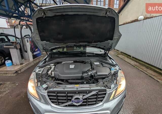 Серый Вольво ХС60, объемом двигателя 2.4 л и пробегом 278 тыс. км за 12300 $, фото 21 на Automoto.ua
