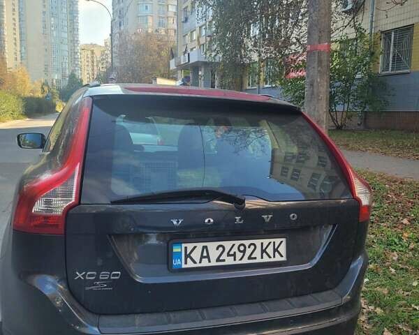 Сірий Вольво ХС60, об'ємом двигуна 2.4 л та пробігом 320 тис. км за 11300 $, фото 3 на Automoto.ua