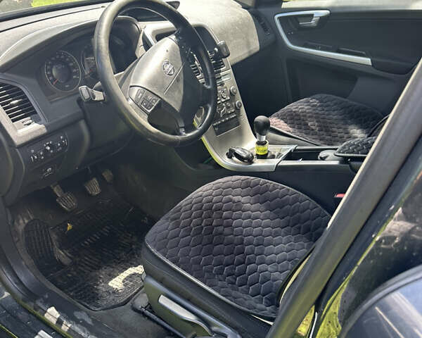 Серый Вольво ХС60, объемом двигателя 2.4 л и пробегом 329 тыс. км за 9800 $, фото 12 на Automoto.ua