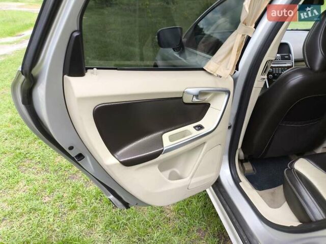 Вольво ХС60 2009 в Миргороде на Automoto.ua Серый Вольво ХС60, объемом двигателя 2.4 л и пробегом 379 тыс. км за 12500 $, фото 26 на Automoto.ua