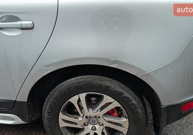 Серый Вольво ХС60, объемом двигателя 2.4 л и пробегом 278 тыс. км за 12300 $, фото 4 на Automoto.ua