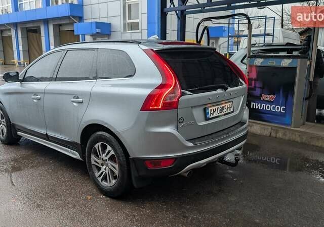 Серый Вольво ХС60, объемом двигателя 2.4 л и пробегом 278 тыс. км за 12300 $, фото 3 на Automoto.ua