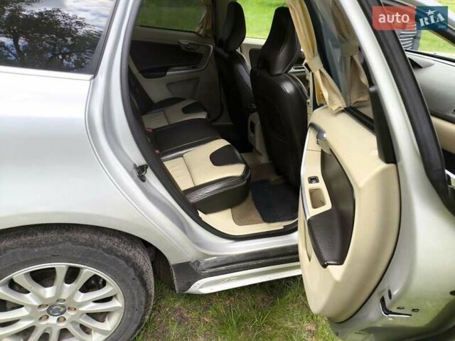 Вольво ХС60 2009 в Миргороде на Automoto.ua Серый Вольво ХС60, объемом двигателя 2.4 л и пробегом 379 тыс. км за 12500 $, фото 30 на Automoto.ua