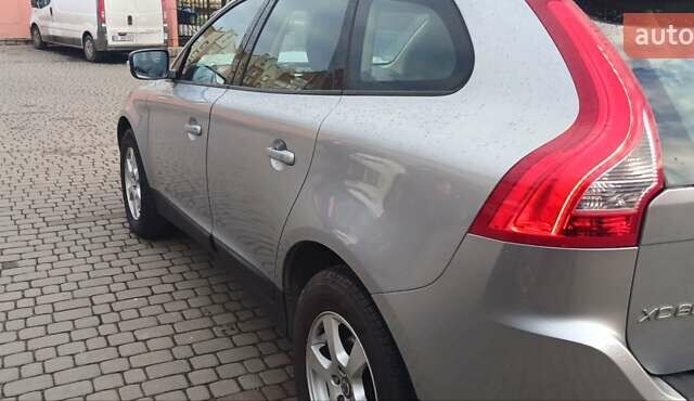 Серый Вольво ХС60, объемом двигателя 2 л и пробегом 282 тыс. км за 13500 $, фото 7 на Automoto.ua