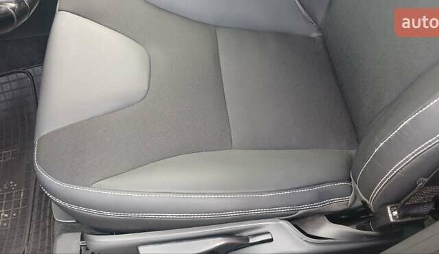 Серый Вольво ХС60, объемом двигателя 2 л и пробегом 282 тыс. км за 13500 $, фото 10 на Automoto.ua