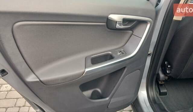 Серый Вольво ХС60, объемом двигателя 2 л и пробегом 282 тыс. км за 13500 $, фото 11 на Automoto.ua