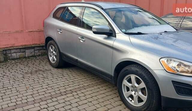 Серый Вольво ХС60, объемом двигателя 2 л и пробегом 282 тыс. км за 13500 $, фото 2 на Automoto.ua