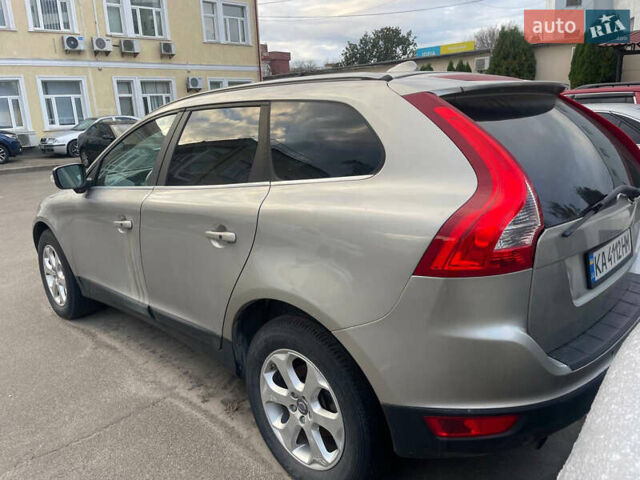 Серый Вольво ХС60, объемом двигателя 3.19 л и пробегом 190 тыс. км за 9999 $, фото 2 на Automoto.ua