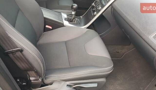 Серый Вольво ХС60, объемом двигателя 2 л и пробегом 282 тыс. км за 13500 $, фото 15 на Automoto.ua