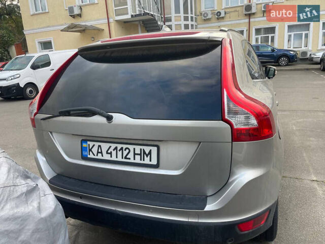 Серый Вольво ХС60, объемом двигателя 3.19 л и пробегом 190 тыс. км за 9999 $, фото 4 на Automoto.ua