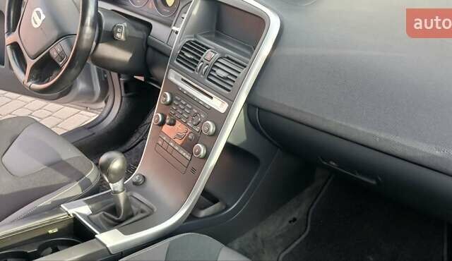 Серый Вольво ХС60, объемом двигателя 2 л и пробегом 282 тыс. км за 13700 $, фото 13 на Automoto.ua