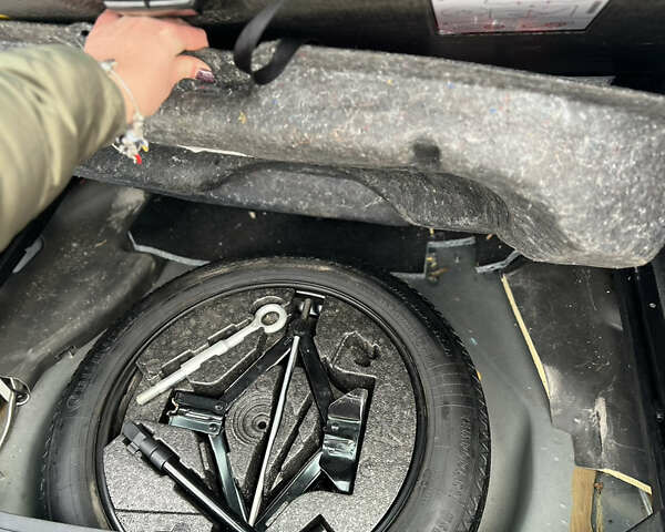 Вольво ХС60 2010 в Каменское - Днепродзержинск на Automoto.ua Серый Вольво ХС60, объемом двигателя 1.9 л и пробегом 218 тыс. км за 11900 $, фото 4 на Automoto.ua