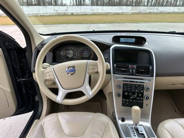 Вольво ХС60 2011 в Луцке на Automoto.ua Серый Вольво ХС60, объемом двигателя 3.2 л и пробегом 370 тыс. км за 10500 $, фото 17 на Automoto.ua