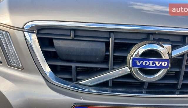 Серый Вольво ХС60, объемом двигателя 2.4 л и пробегом 285 тыс. км за 14950 $, фото 16 на Automoto.ua