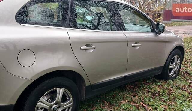 Серый Вольво ХС60, объемом двигателя 2.4 л и пробегом 285 тыс. км за 15300 $, фото 5 на Automoto.ua