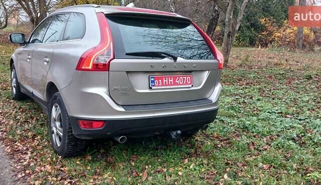 Серый Вольво ХС60, объемом двигателя 2.4 л и пробегом 285 тыс. км за 15300 $, фото 9 на Automoto.ua