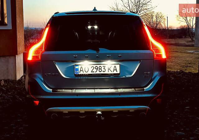 Серый Вольво ХС60, объемом двигателя 2.4 л и пробегом 417 тыс. км за 15500 $, фото 2 на Automoto.ua