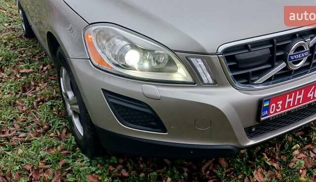 Серый Вольво ХС60, объемом двигателя 2.4 л и пробегом 285 тыс. км за 15300 $, фото 7 на Automoto.ua