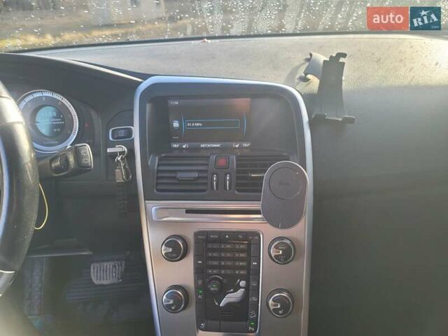 Сірий Вольво ХС60, об'ємом двигуна 2.4 л та пробігом 368 тис. км за 17000 $, фото 2 на Automoto.ua