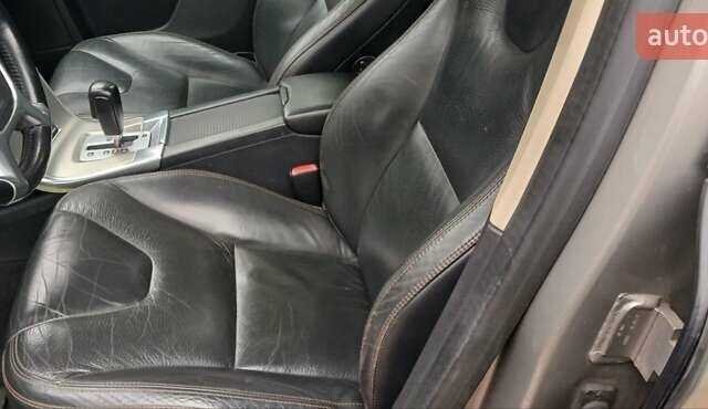Серый Вольво ХС60, объемом двигателя 2.4 л и пробегом 285 тыс. км за 15300 $, фото 24 на Automoto.ua