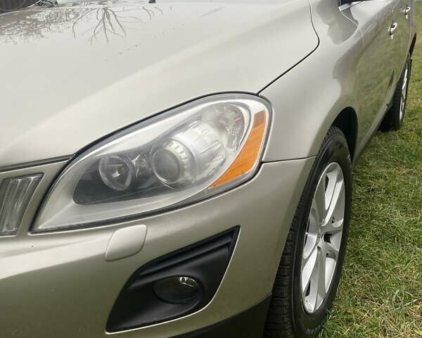 Серый Вольво ХС60, объемом двигателя 2.95 л и пробегом 243 тыс. км за 15000 $, фото 6 на Automoto.ua