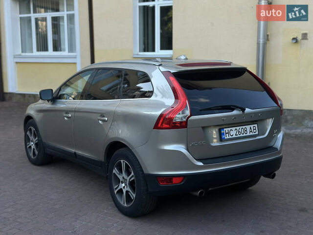 Серый Вольво ХС60, объемом двигателя 2.95 л и пробегом 304 тыс. км за 13999 $, фото 2 на Automoto.ua