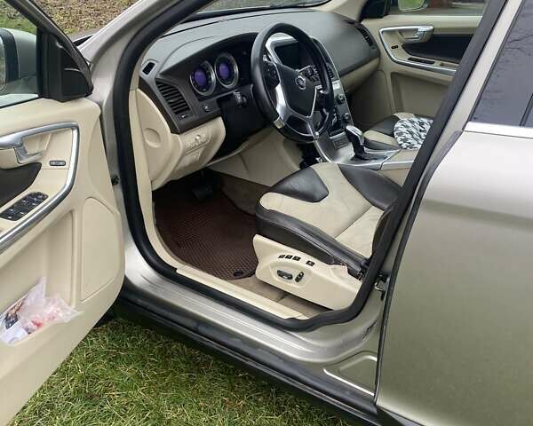 Серый Вольво ХС60, объемом двигателя 2.95 л и пробегом 243 тыс. км за 15000 $, фото 4 на Automoto.ua