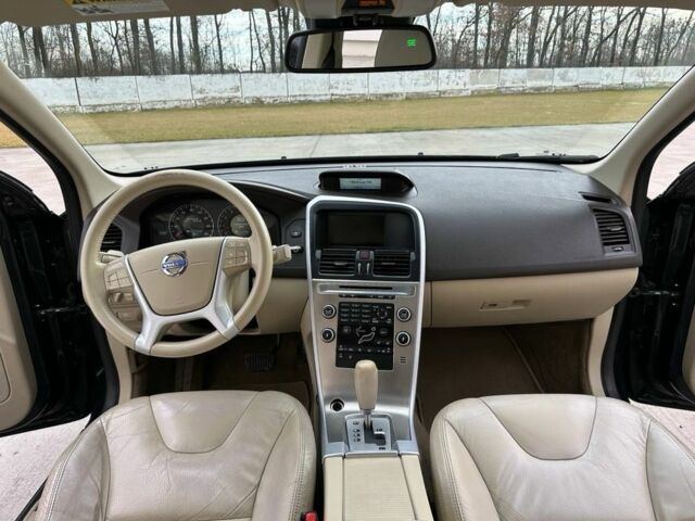 Вольво ХС60 2011 в Луцке на Automoto.ua Серый Вольво ХС60, объемом двигателя 3.2 л и пробегом 370 тыс. км за 10500 $, фото 15 на Automoto.ua