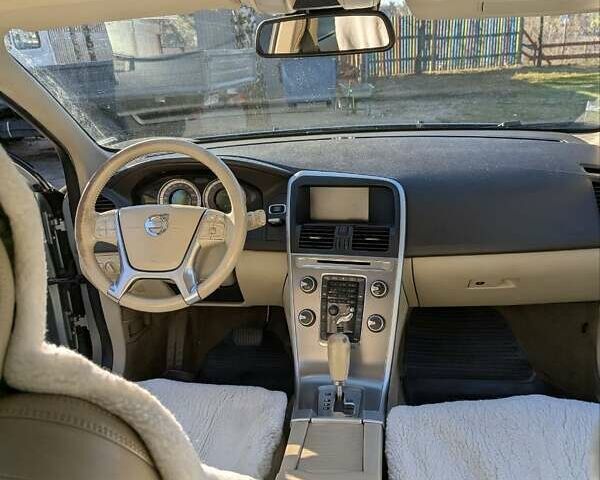 Серый Вольво ХС60, объемом двигателя 2 л и пробегом 300 тыс. км за 11500 $, фото 8 на Automoto.ua