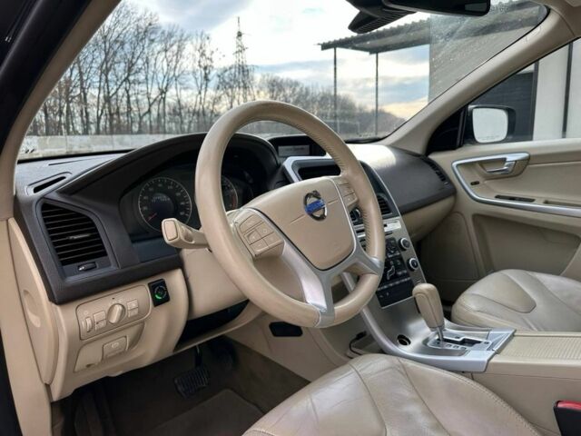 Вольво ХС60 2011 в Луцке на Automoto.ua Серый Вольво ХС60, объемом двигателя 3.2 л и пробегом 370 тыс. км за 10500 $, фото 8 на Automoto.ua