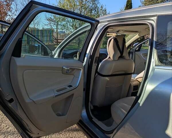 Серый Вольво ХС60, объемом двигателя 2 л и пробегом 300 тыс. км за 11500 $, фото 11 на Automoto.ua