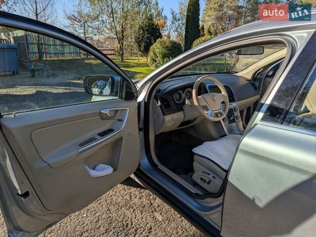 Серый Вольво ХС60, объемом двигателя 2 л и пробегом 300 тыс. км за 11500 $, фото 5 на Automoto.ua