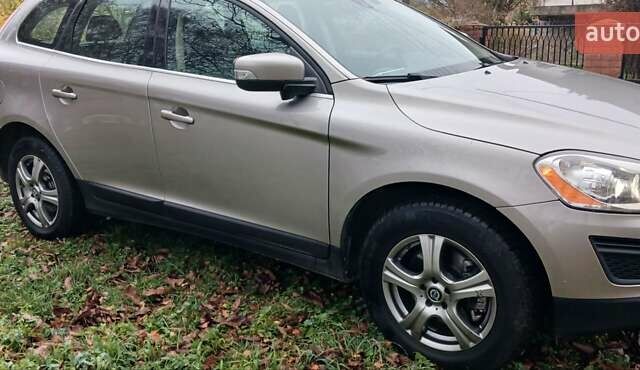 Серый Вольво ХС60, объемом двигателя 2.4 л и пробегом 285 тыс. км за 15300 $, фото 6 на Automoto.ua