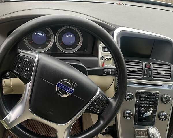 Серый Вольво ХС60, объемом двигателя 2.95 л и пробегом 243 тыс. км за 15000 $, фото 10 на Automoto.ua