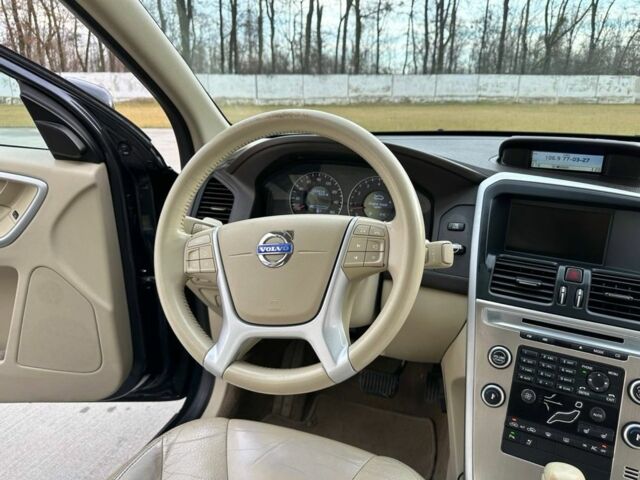 Вольво ХС60 2011 в Луцке на Automoto.ua Серый Вольво ХС60, объемом двигателя 3.2 л и пробегом 370 тыс. км за 10500 $, фото 19 на Automoto.ua